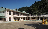 かわうそ館（津野町立図書館）