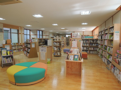 かわうそ館　図書室